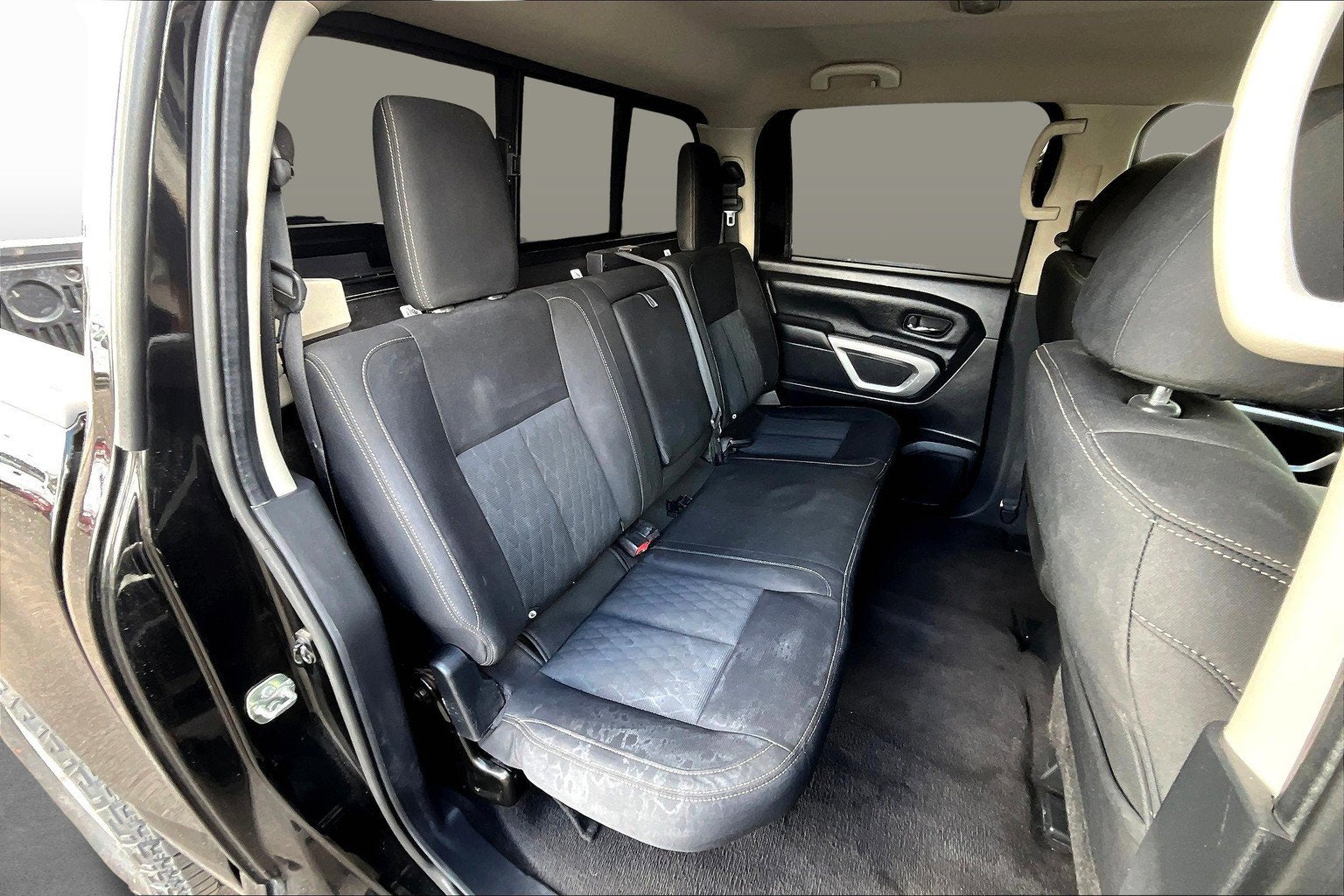 2017 Nissan Titan SV