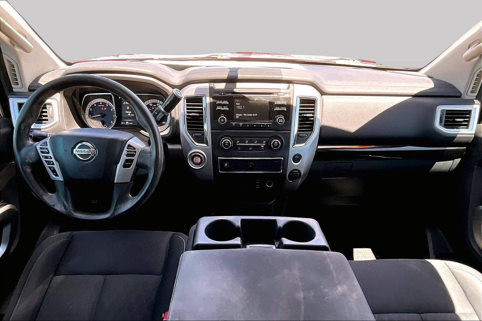 2017 Nissan Titan SV