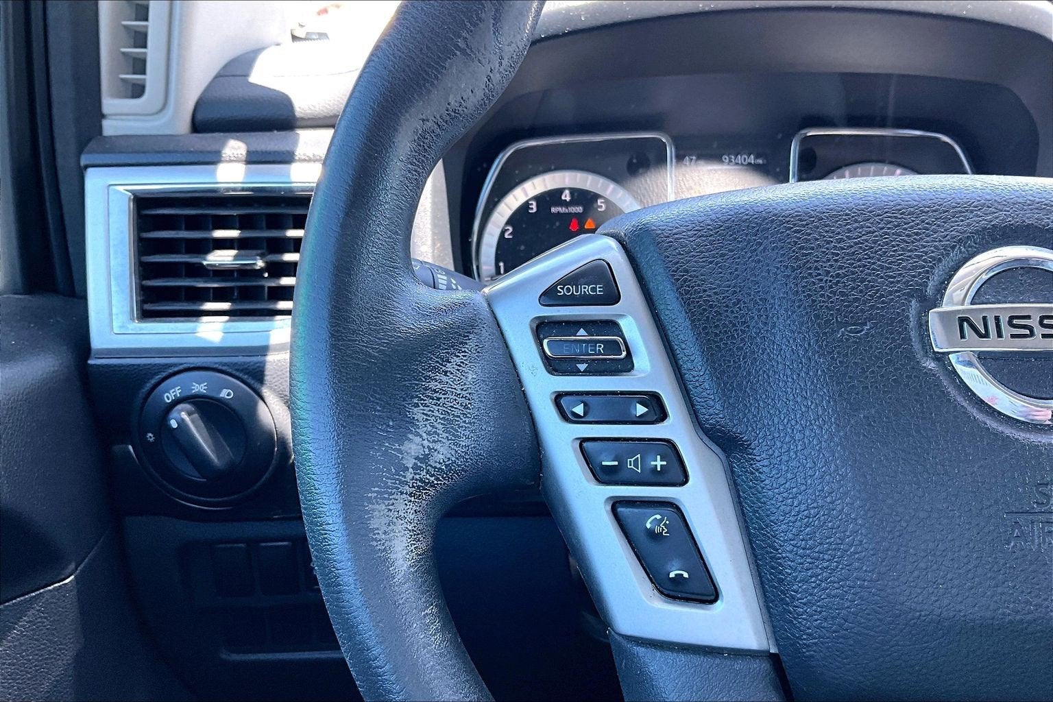 2017 Nissan Titan SV