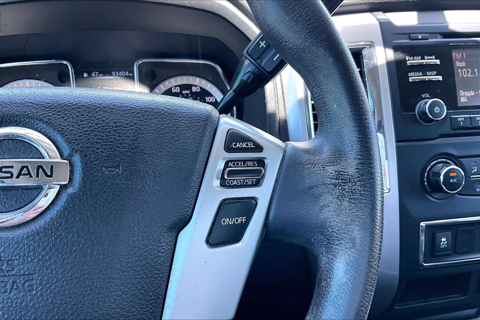 2017 Nissan Titan SV