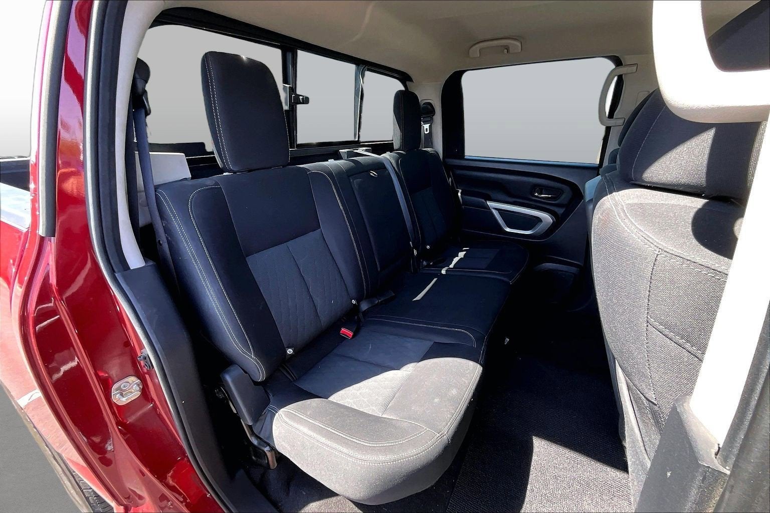 2017 Nissan Titan SV