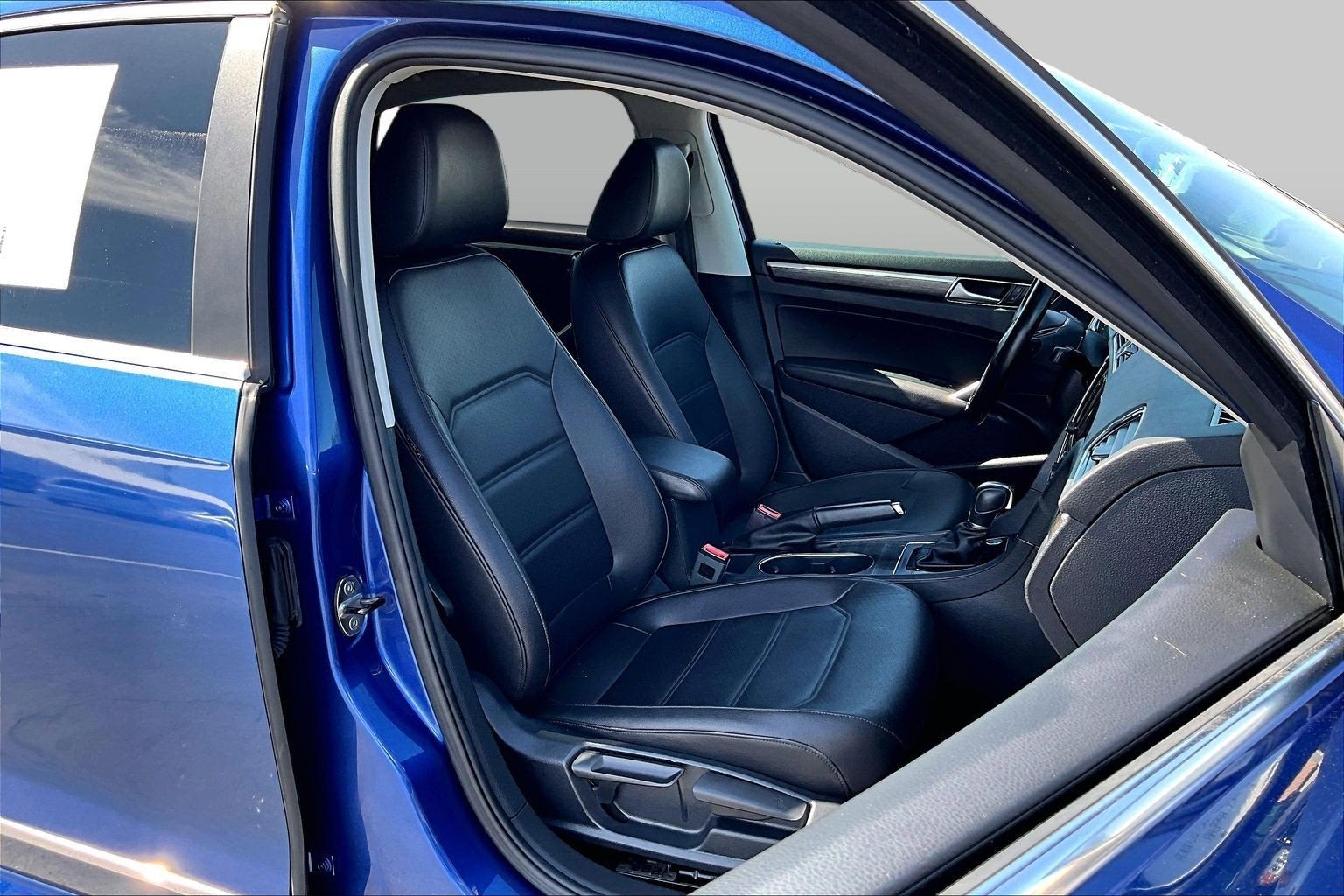 2017 Volkswagen Passat 1.8T SE