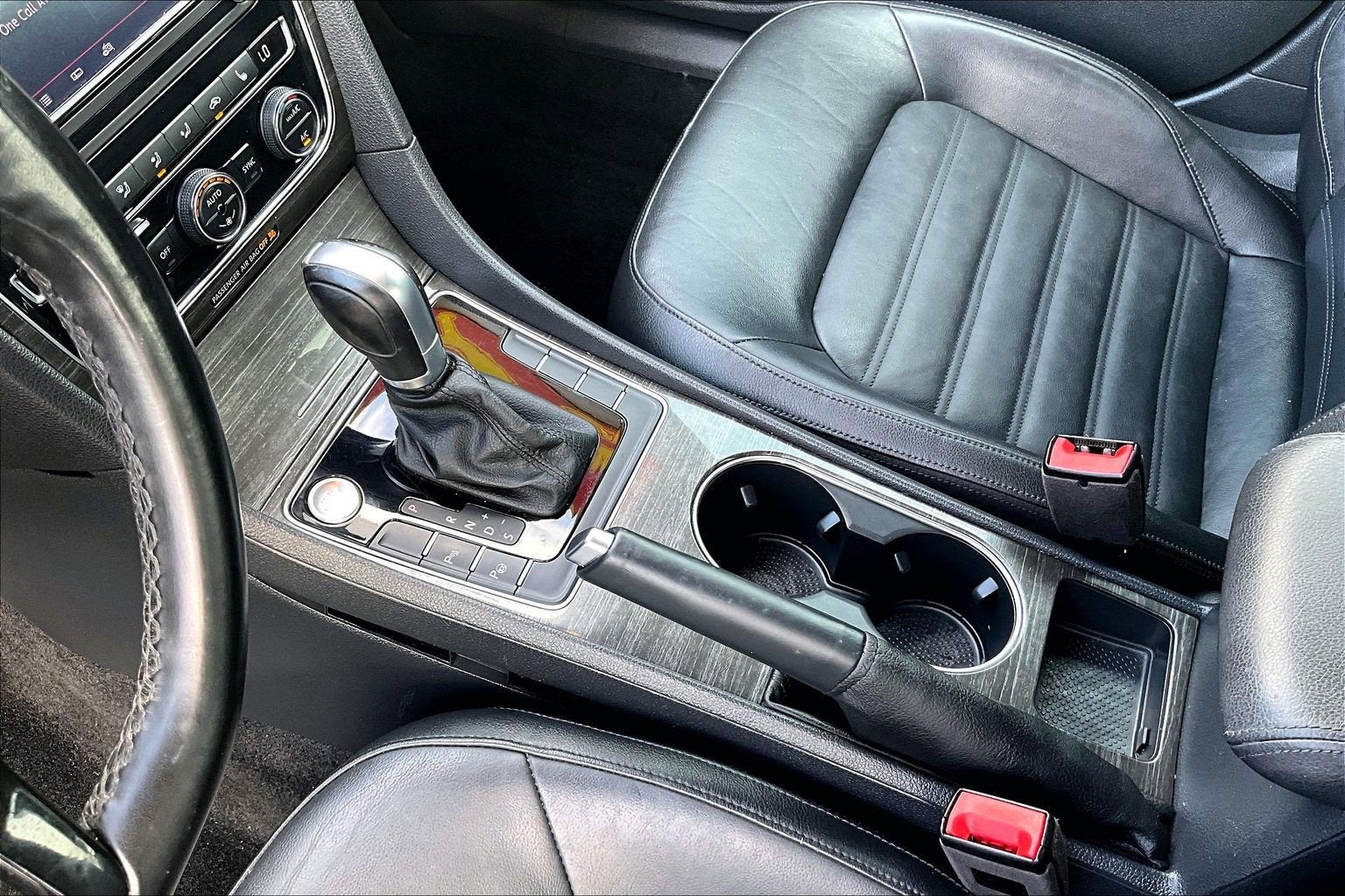 2018 Volkswagen Passat 2.0T SEL Premium