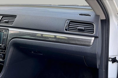 2018 Volkswagen Passat 2.0T SEL Premium