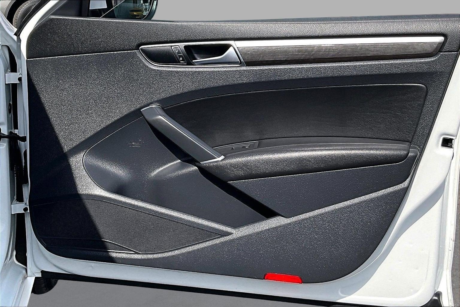 2018 Volkswagen Passat 2.0T SEL Premium