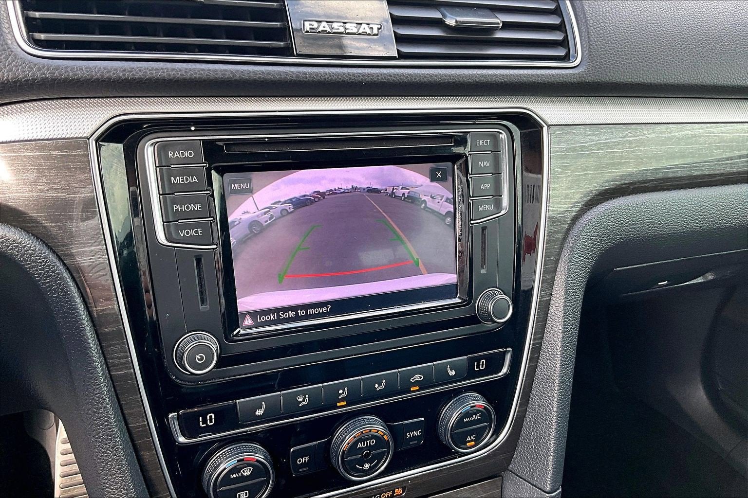 2018 Volkswagen Passat 2.0T SEL Premium