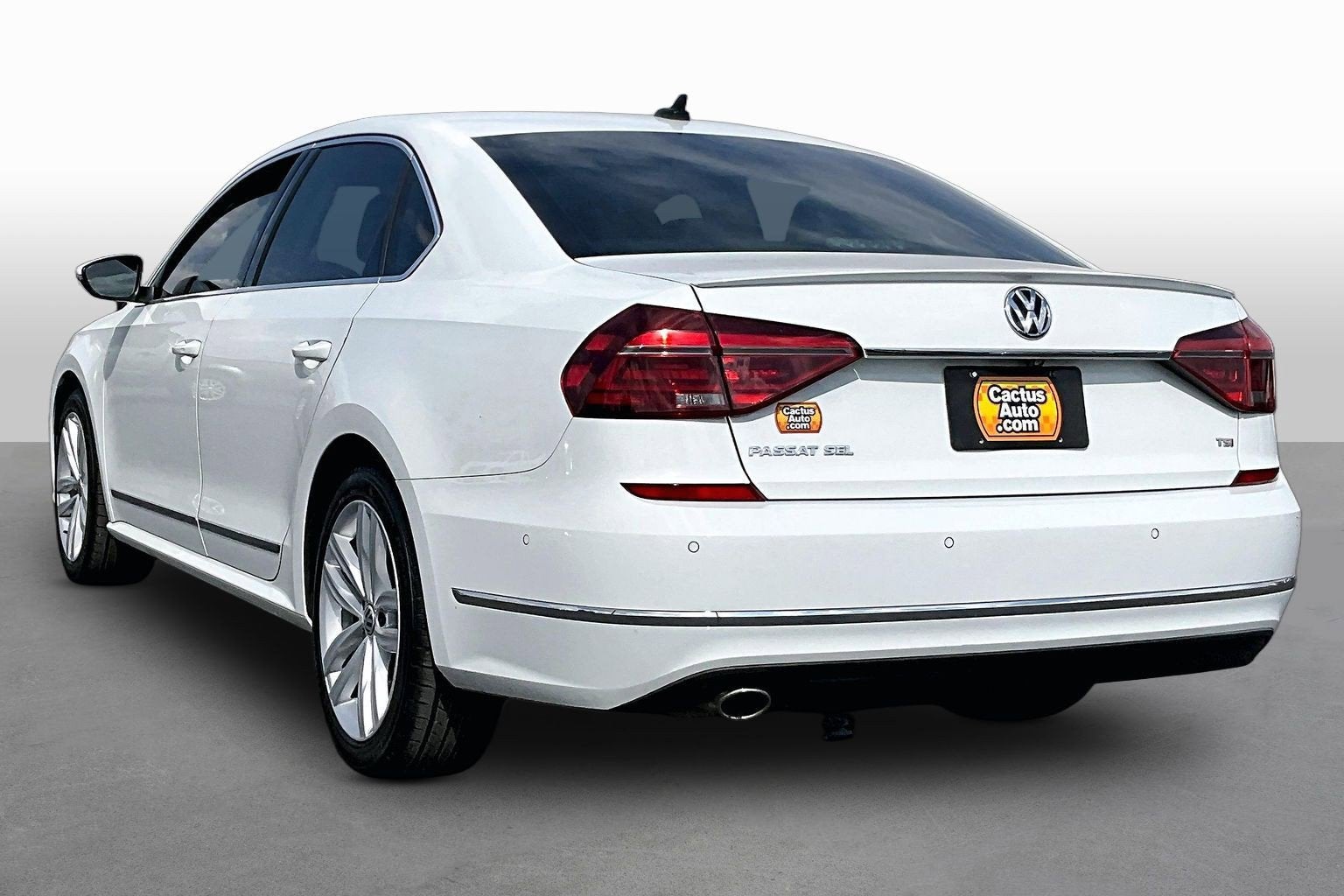 2018 Volkswagen Passat 2.0T SEL Premium