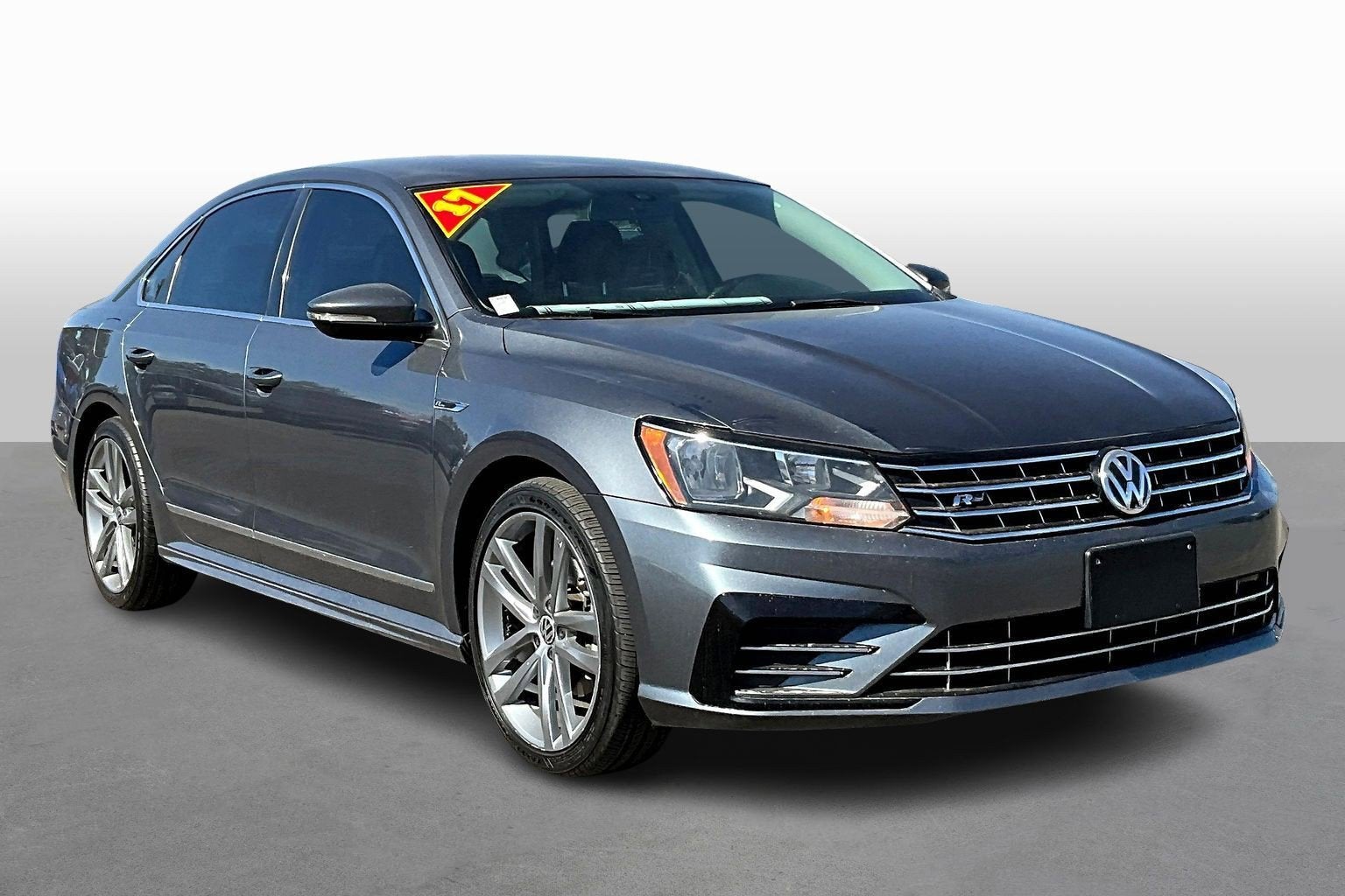 2017 Volkswagen Passat R-Line w/Comfort Pkg