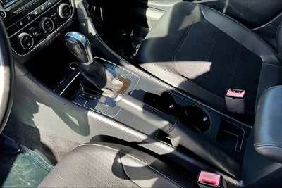 2017 Volkswagen Passat R-Line w/Comfort Pkg