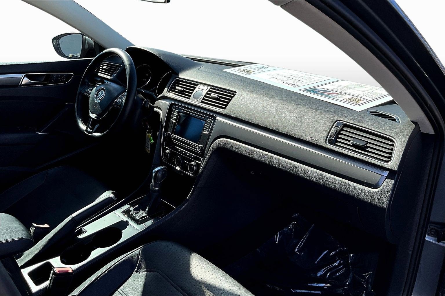 2017 Volkswagen Passat R-Line w/Comfort Pkg