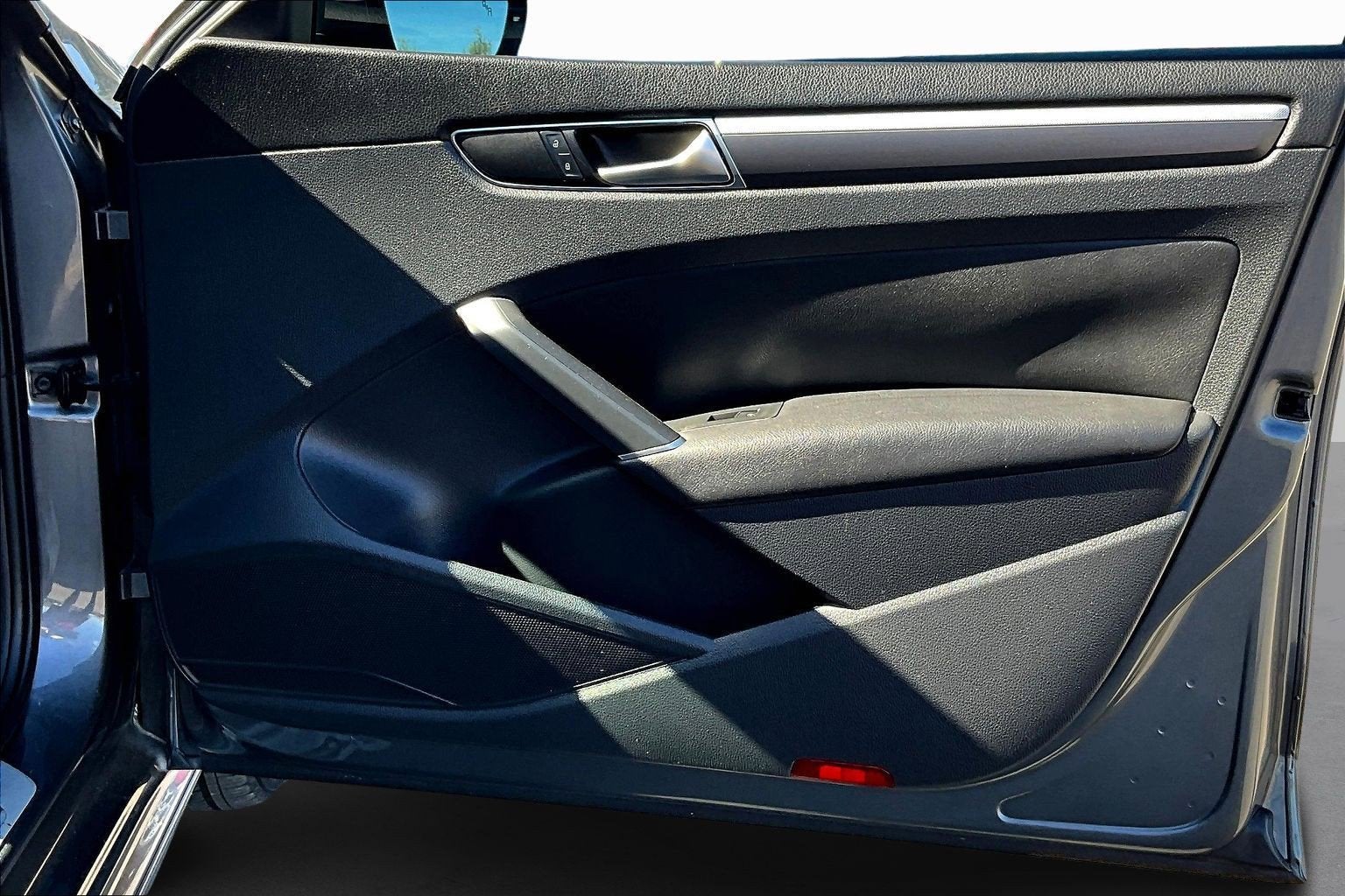 2017 Volkswagen Passat R-Line w/Comfort Pkg