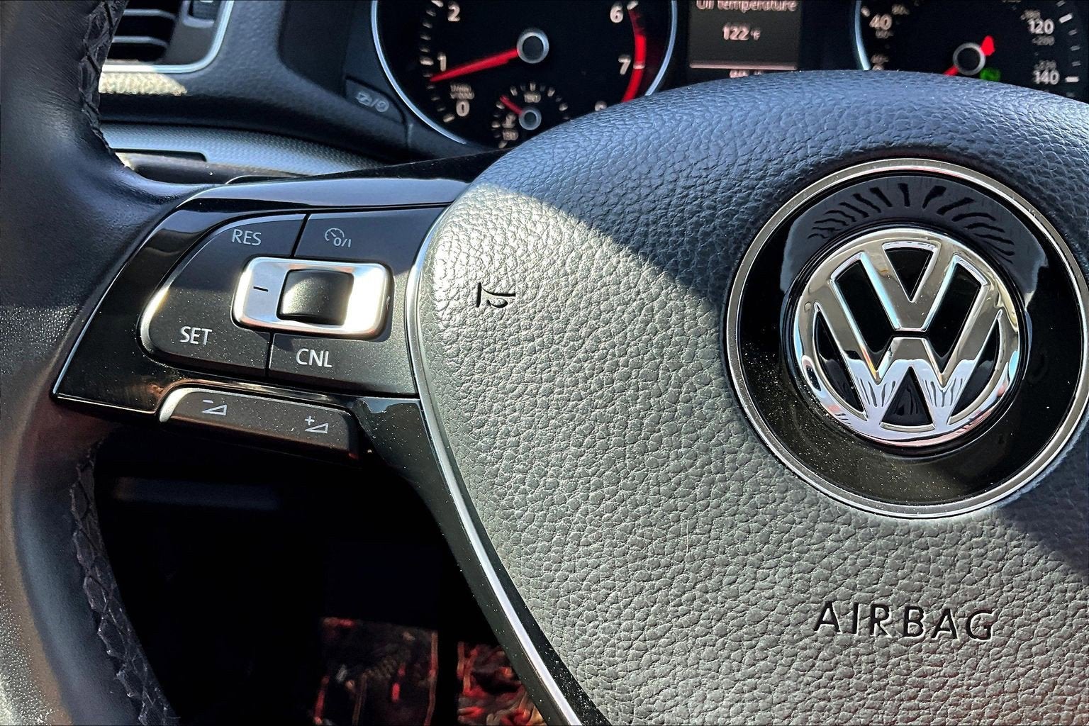 2017 Volkswagen Passat R-Line w/Comfort Pkg