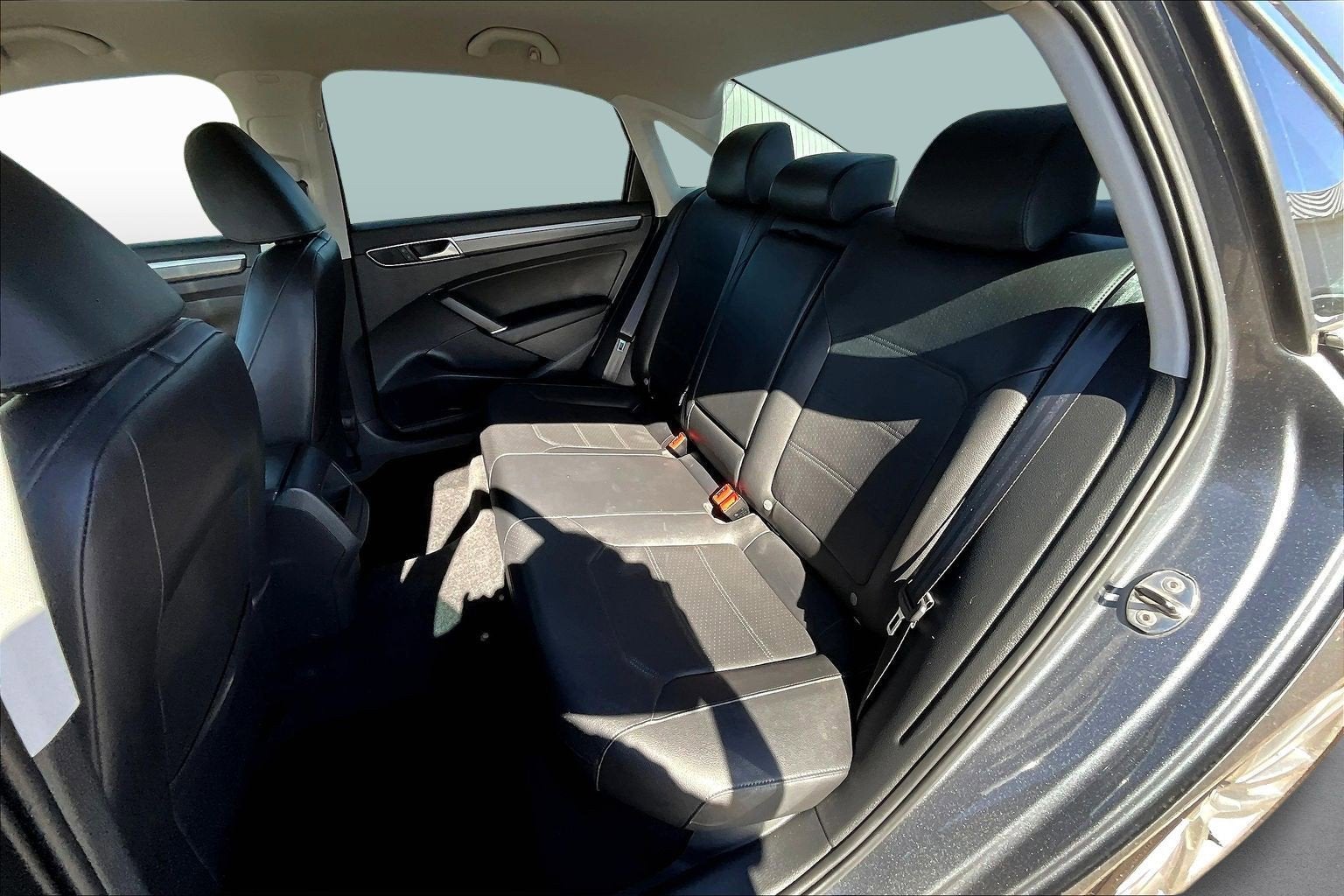 2017 Volkswagen Passat R-Line w/Comfort Pkg