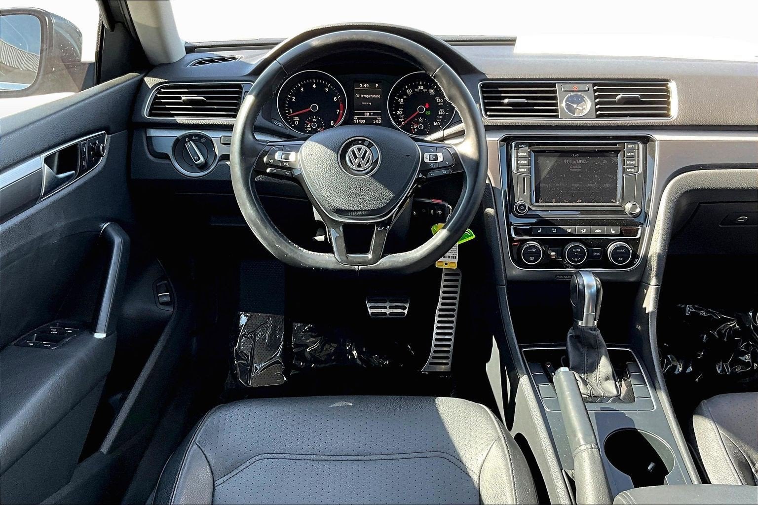 2017 Volkswagen Passat R-Line w/Comfort Pkg