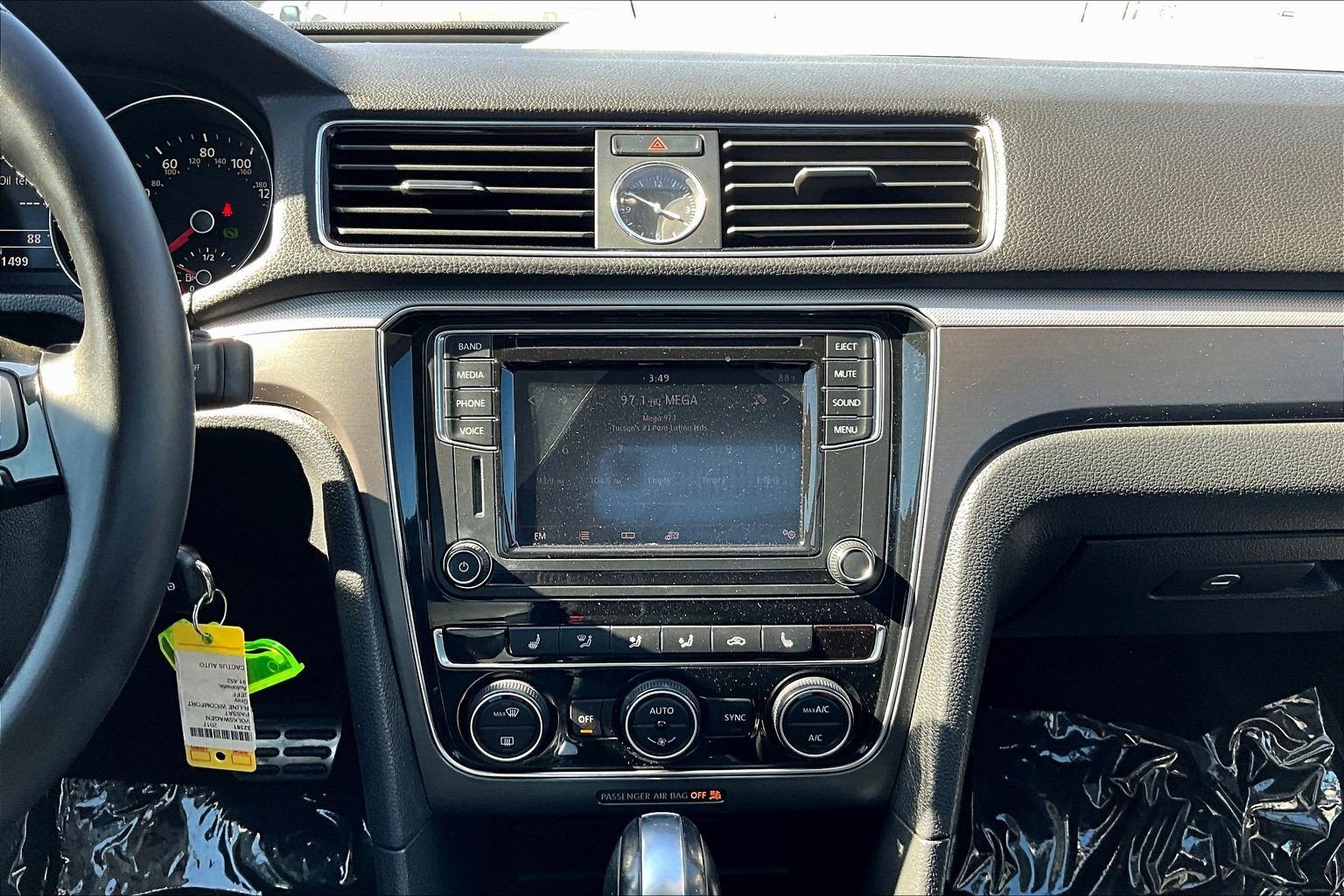 2017 Volkswagen Passat R-Line w/Comfort Pkg