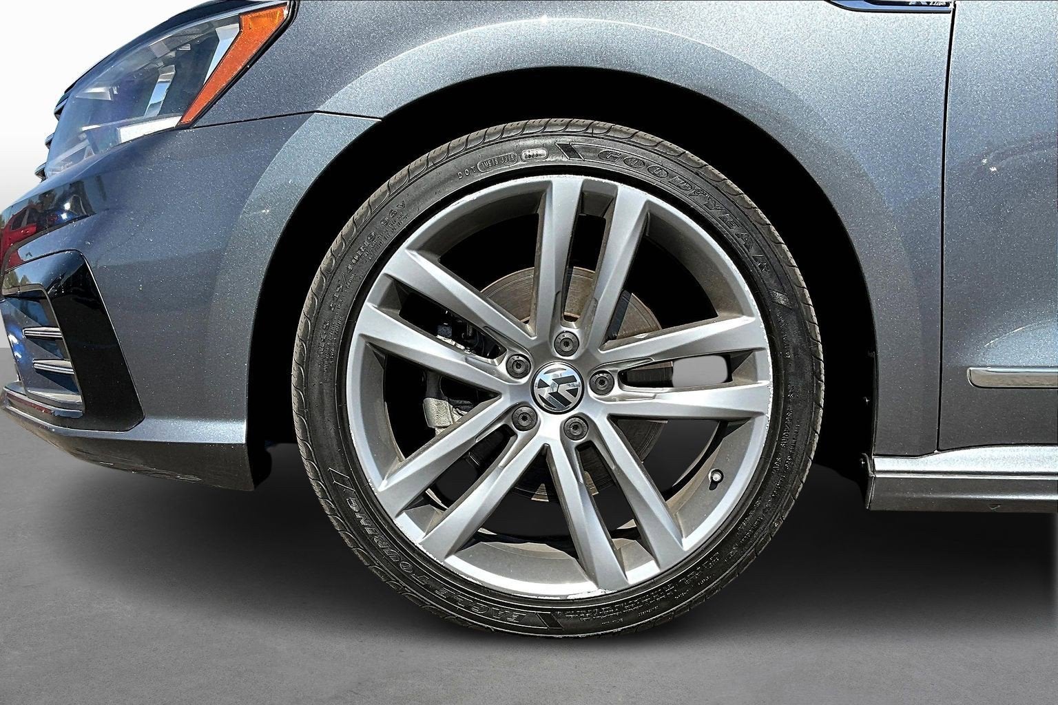 2017 Volkswagen Passat R-Line w/Comfort Pkg