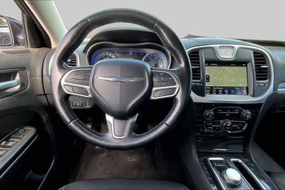 2018 Chrysler 300 Touring