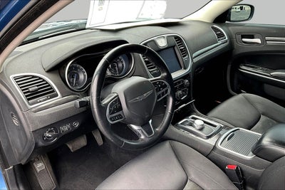 2022 Chrysler 300 Touring