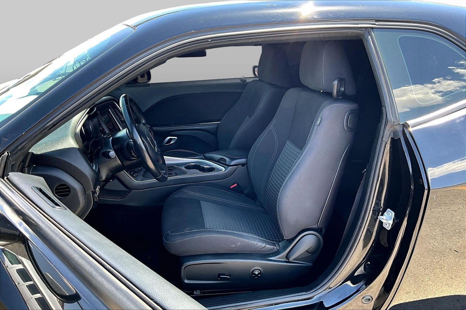 2019 Dodge Challenger SXT - Photo 25