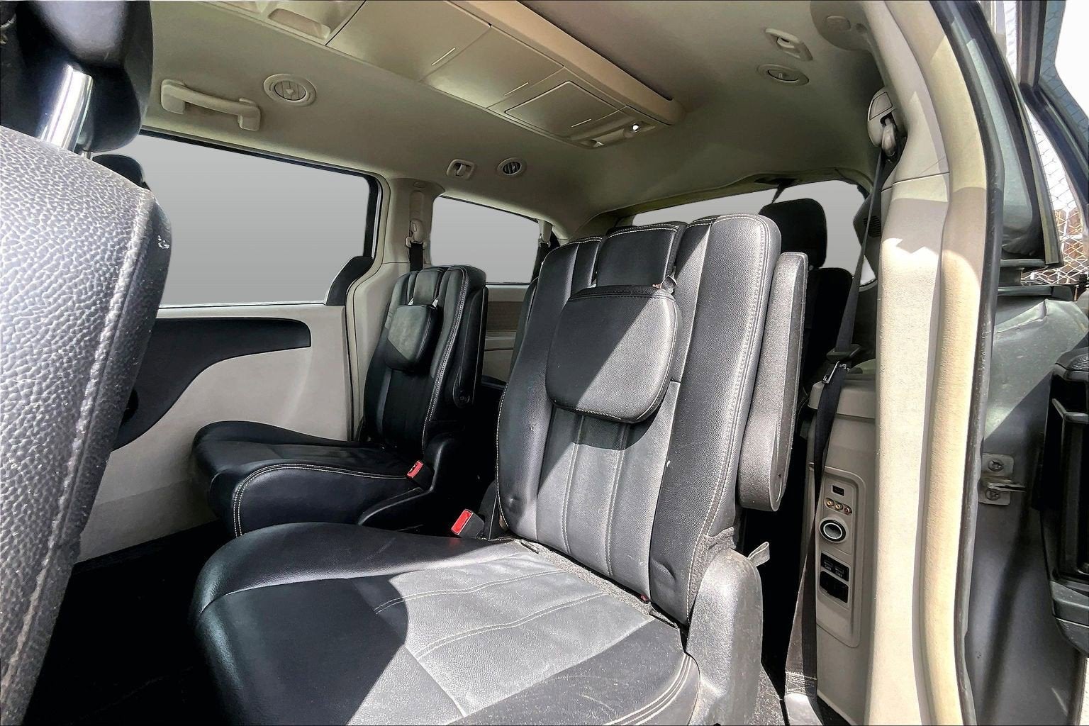 2014 Chrysler Town & Country Touring