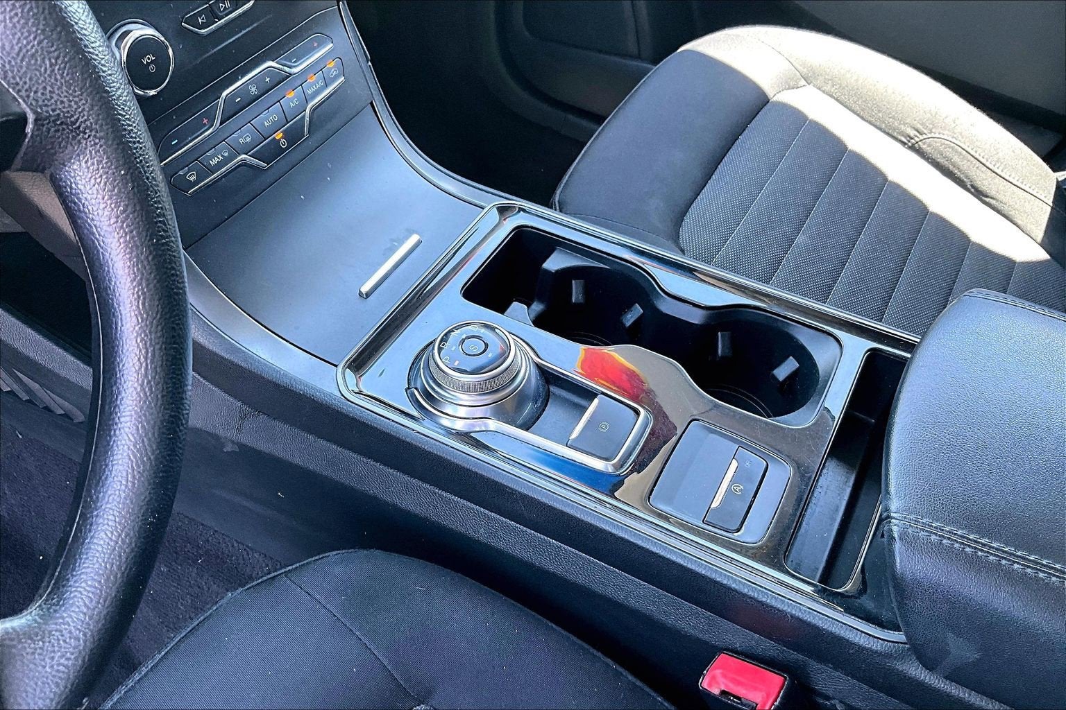 2020 Ford Edge SE