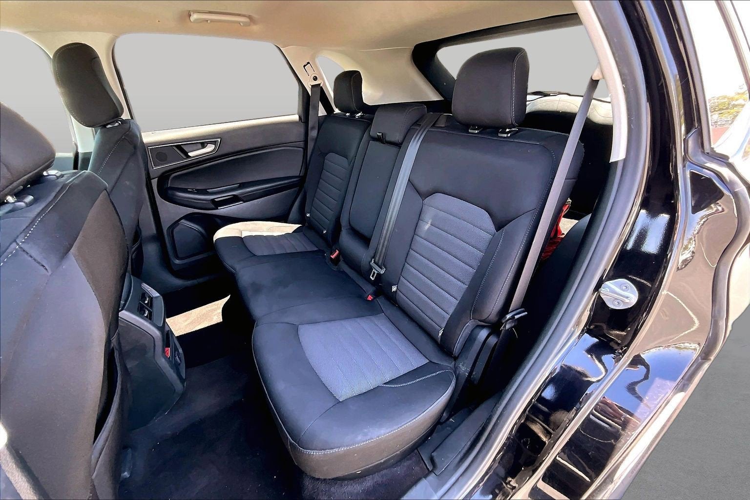 2020 Ford Edge SE - Photo 24