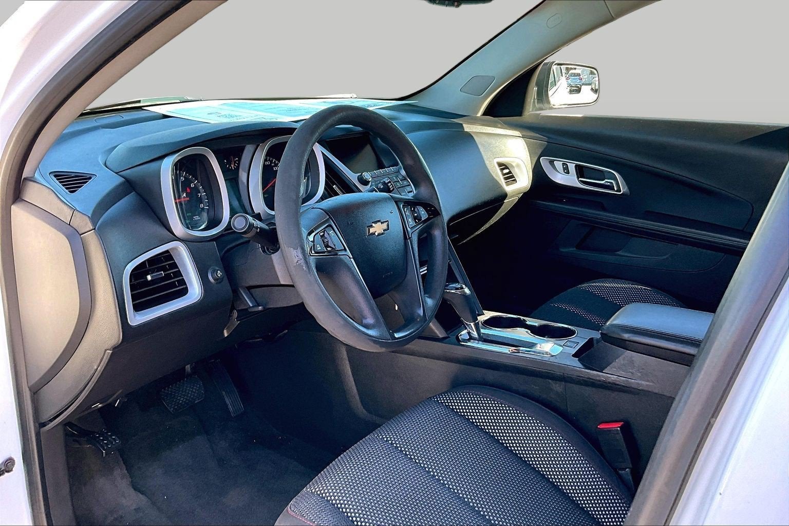2017 Chevrolet Equinox LS - Photo 12