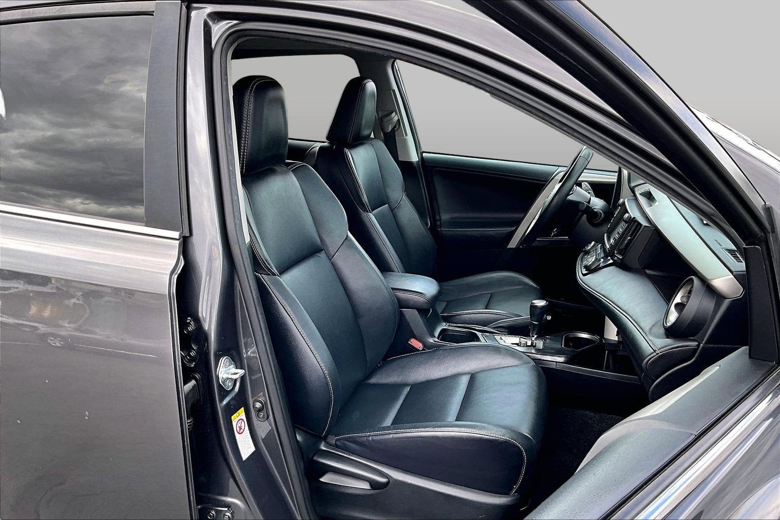 2017 Toyota RAV4 Platinum