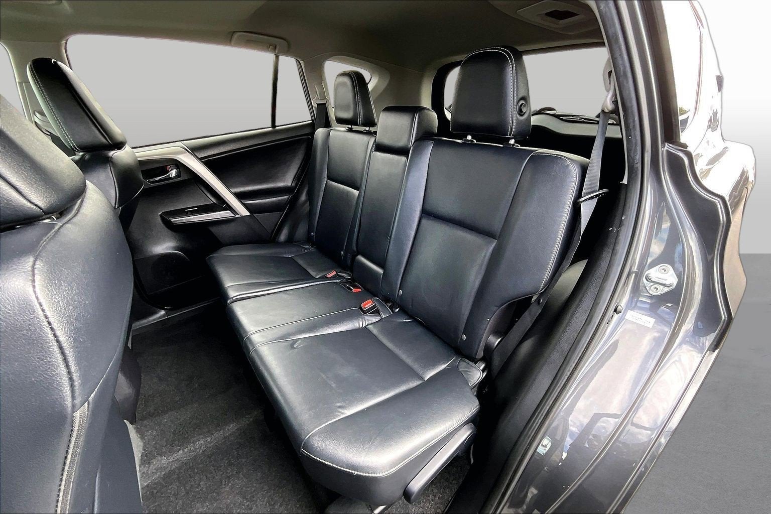 2017 Toyota RAV4 Platinum