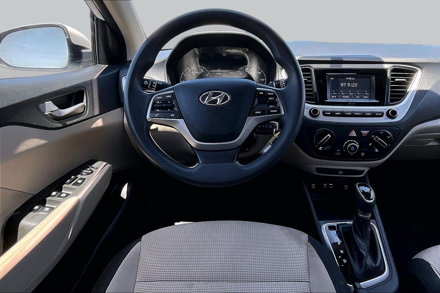 2022 Hyundai Accent SE