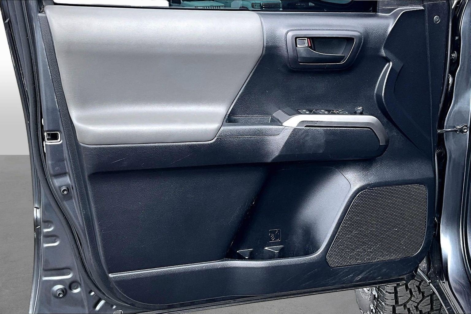 2020 Toyota Tacoma 2WD SR5