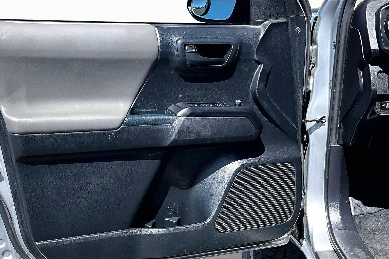 2018 Toyota Tacoma SR