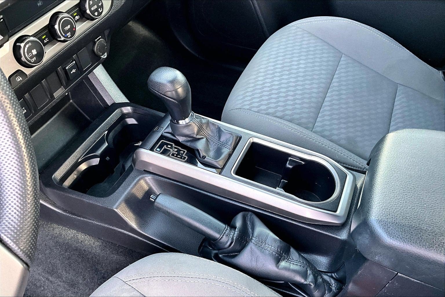 2022 Toyota Tacoma 2WD SR5