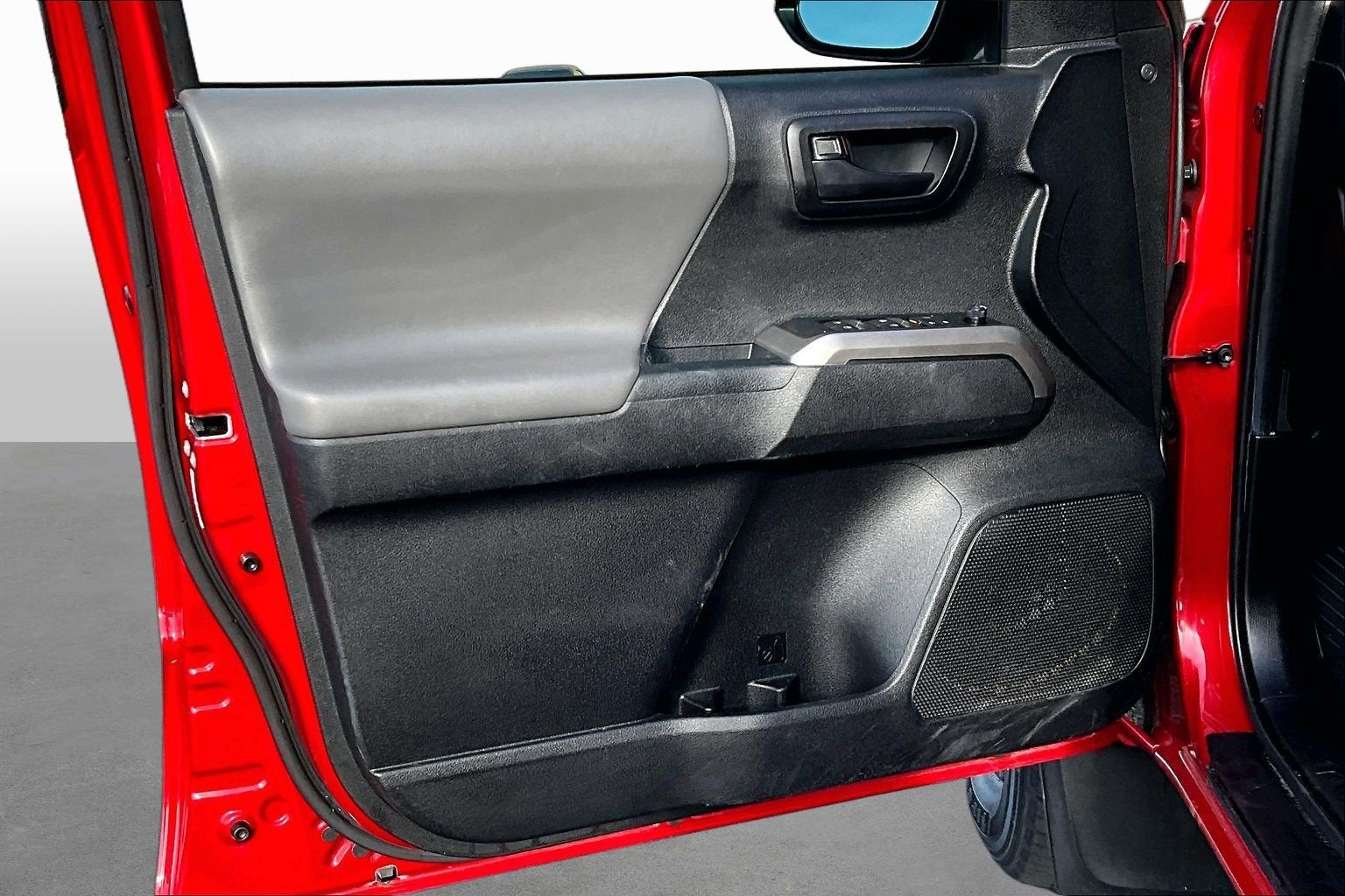 2022 Toyota Tacoma 2WD SR5
