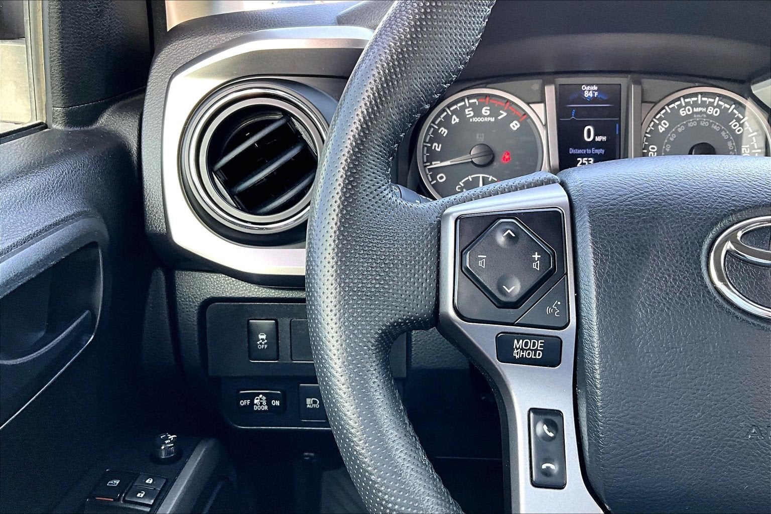 2022 Toyota Tacoma 2WD SR5