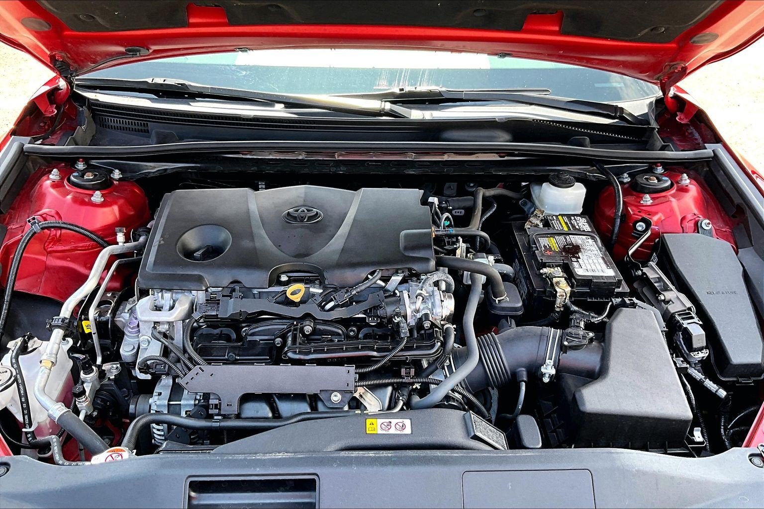 2022 Toyota Camry SE - Photo 9