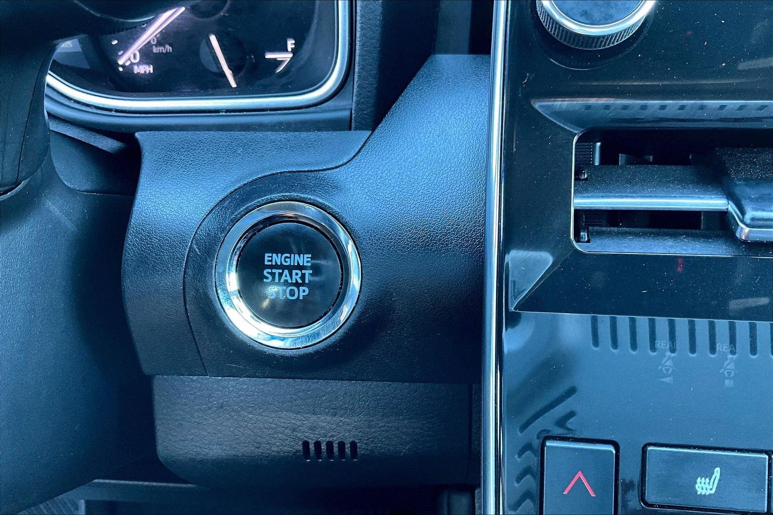 2022 Toyota Avalon XLE - Photo 23