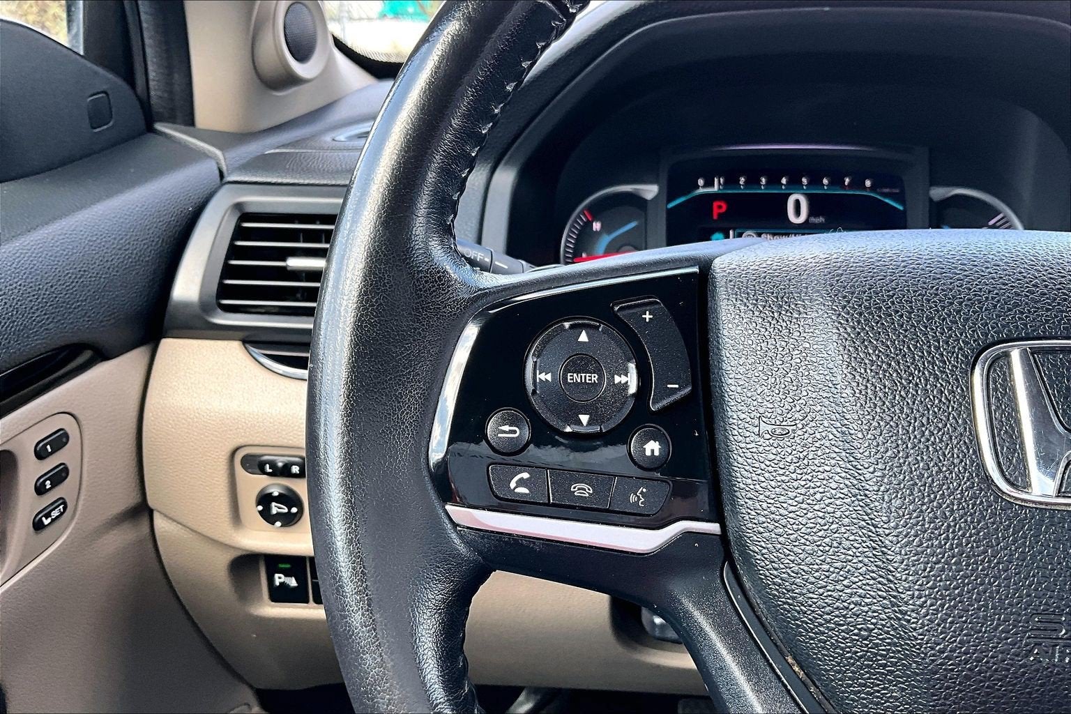 2019 Honda Pilot Touring - Photo 19