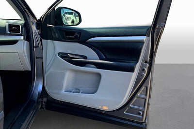 2018 Toyota Highlander LE