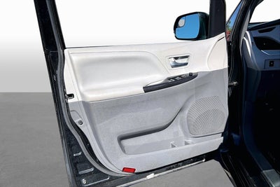 2018 Toyota Sienna LE