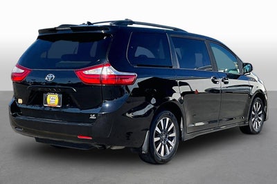 2018 Toyota Sienna LE