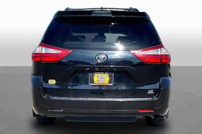 2018 Toyota Sienna LE
