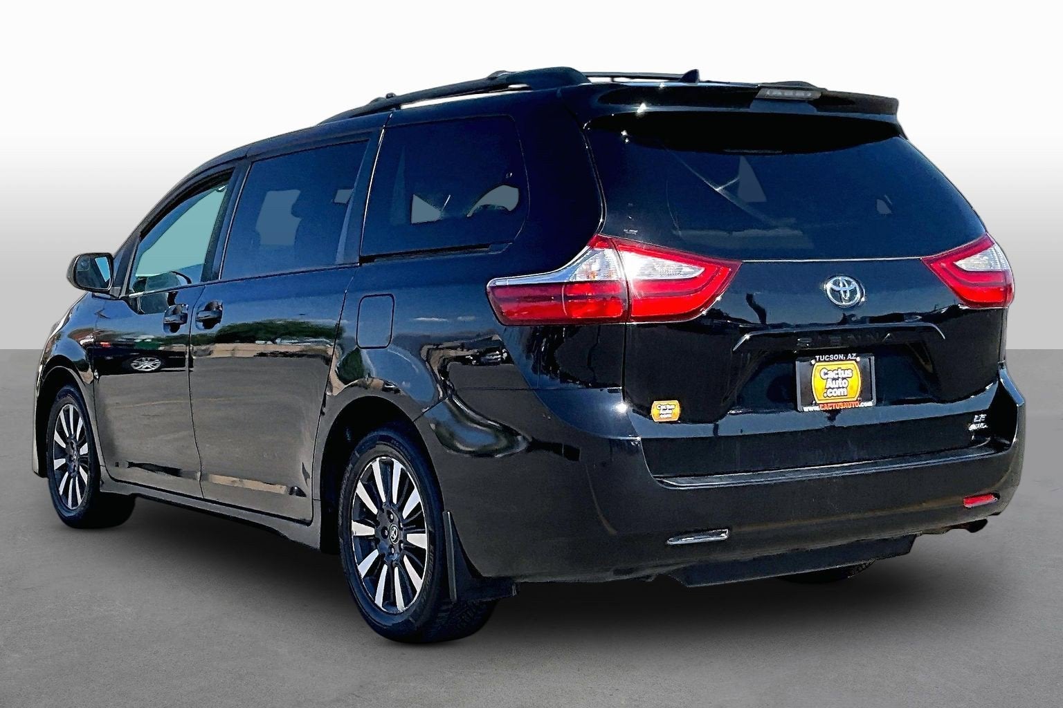 2018 Toyota Sienna LE