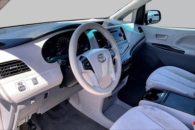 2014 Toyota Sienna LE AAS