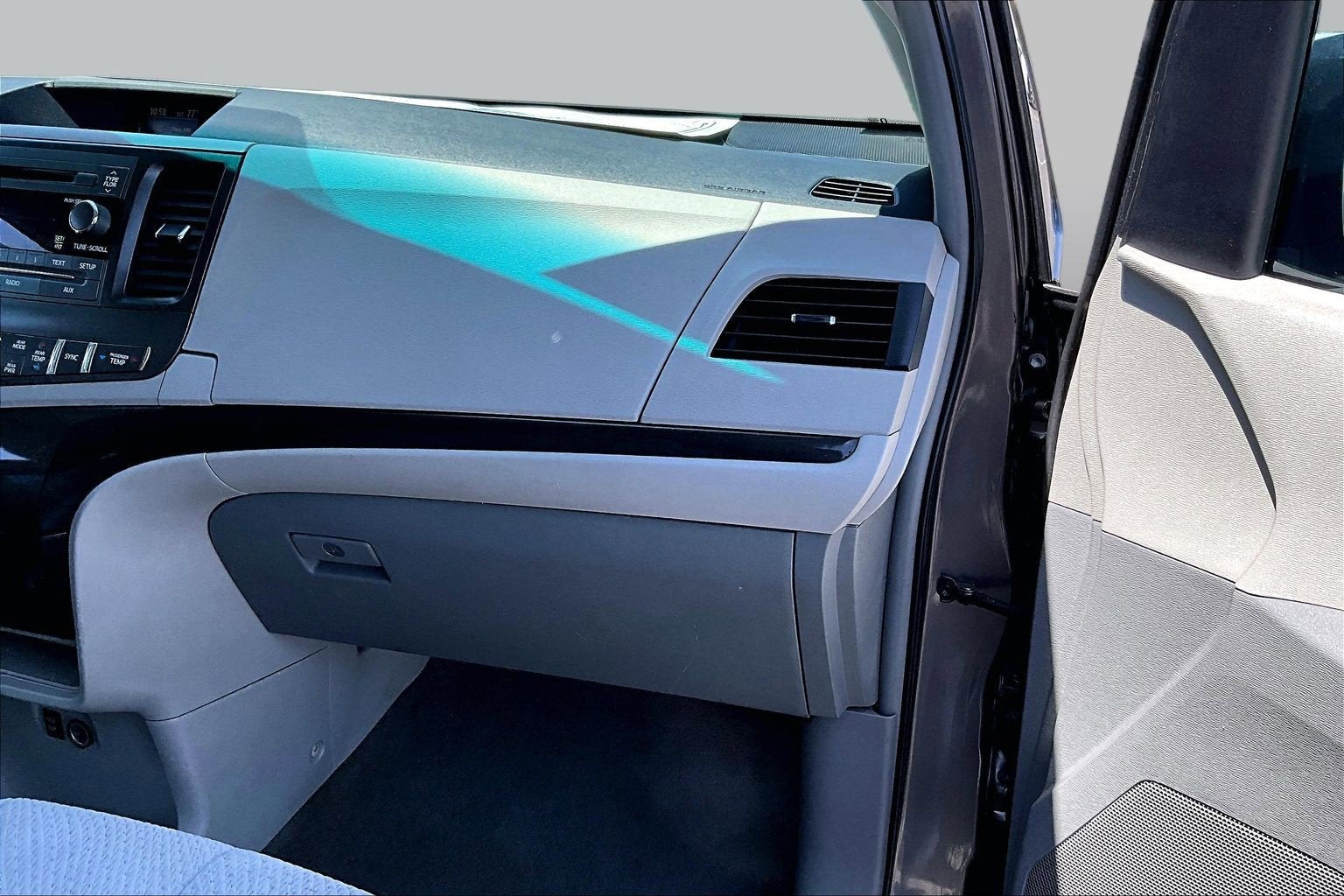 2014 Toyota Sienna LE AAS