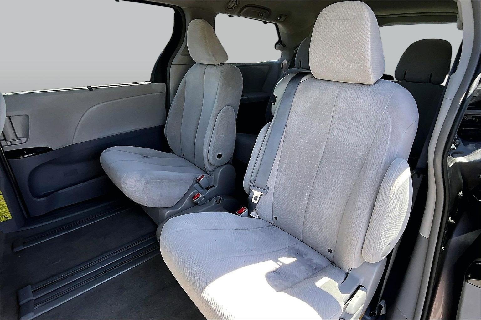 2014 Toyota Sienna LE AAS