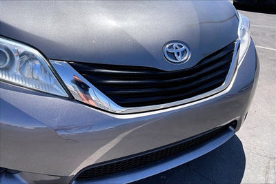 2014 Toyota Sienna LE AAS