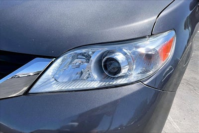 2014 Toyota Sienna LE AAS