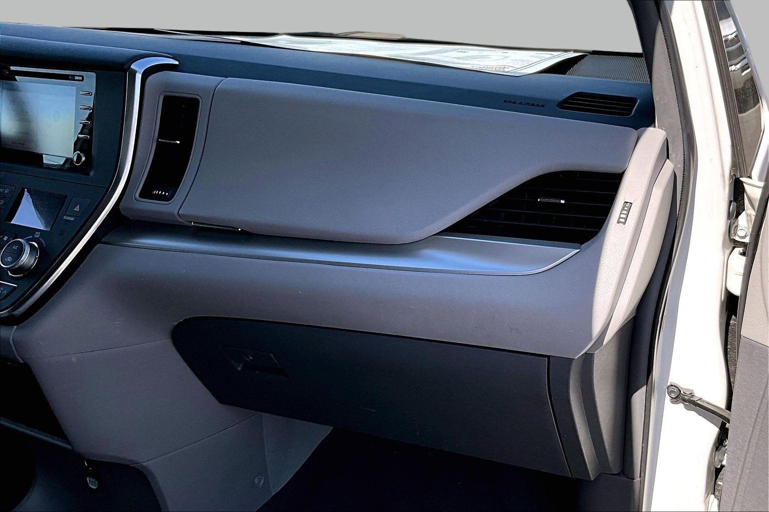 2019 Toyota Sienna LE