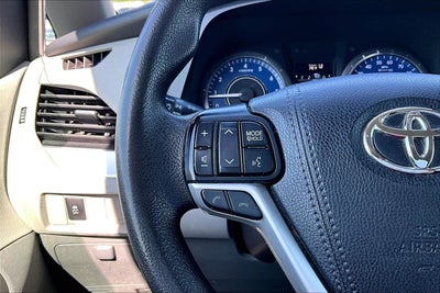 2019 Toyota Sienna LE